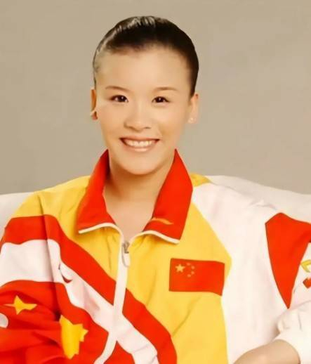 开云体育app-瘫痪28年桑兰现状:45岁仍白皙漂亮,嫁资产千万老公,儿子已12岁|黄健|全运会|跳马|摘金|体操_新浪体育_新浪新闻